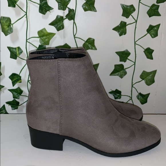 soft grey booties - Picture 2 of 2